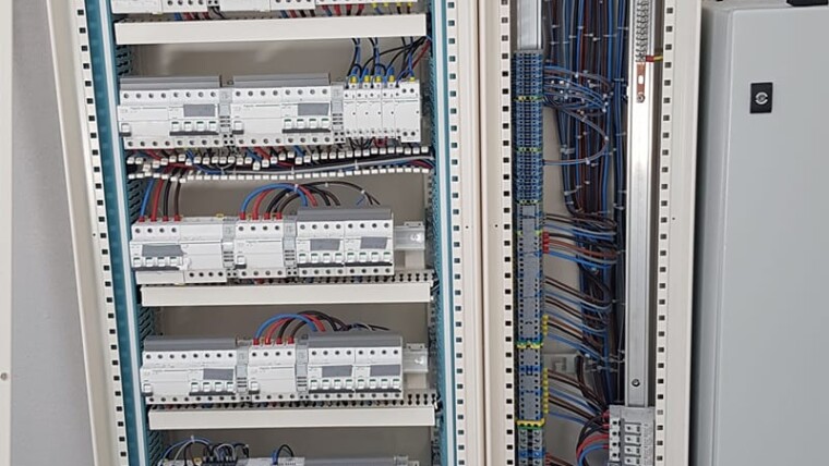 Impjante Elektrike te Integruara